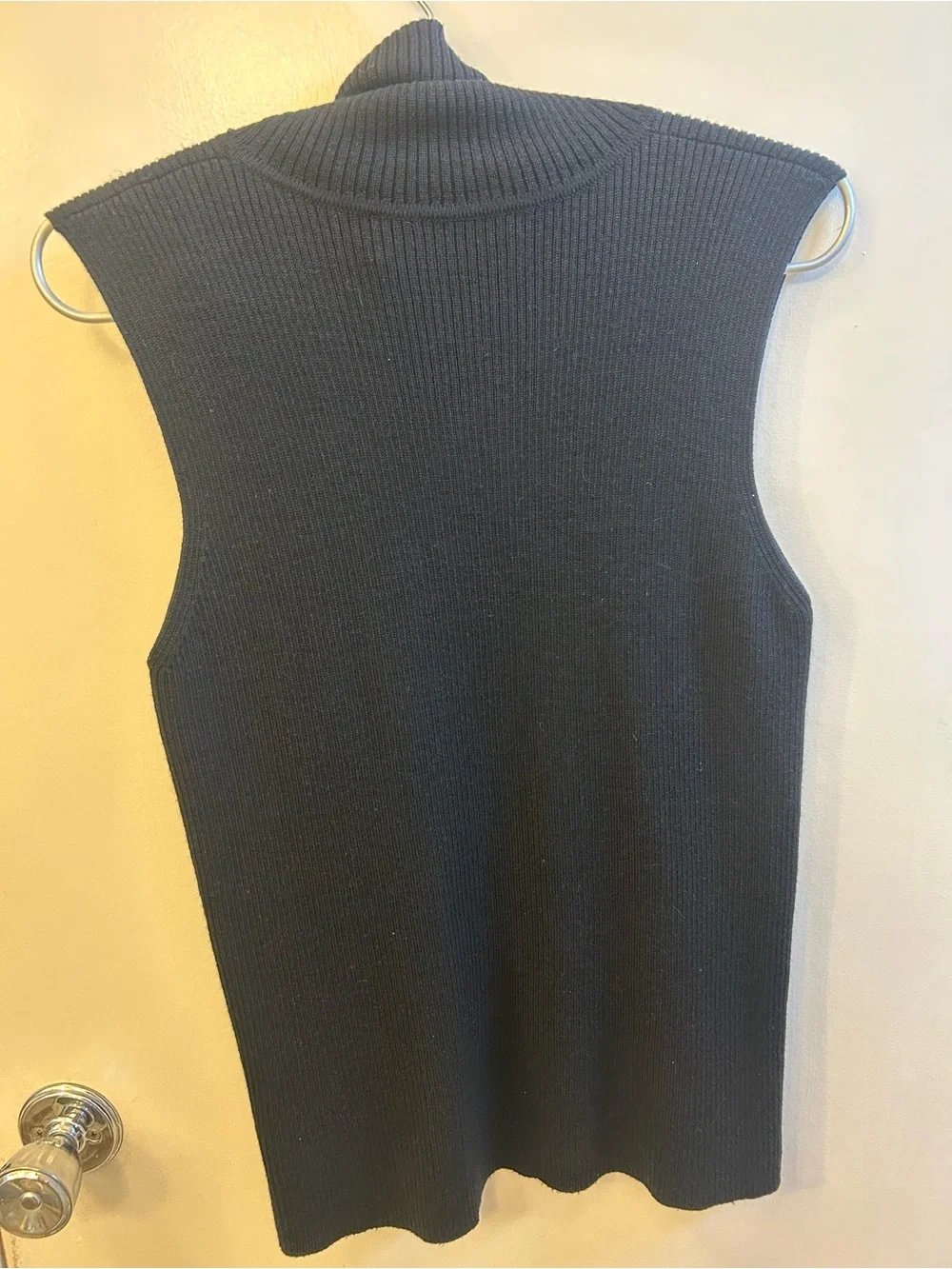 Sleeveless Ribbed Turtleneck Sweater - Black